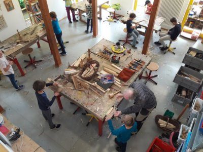 Jugendkunstschule sucht Holzreste