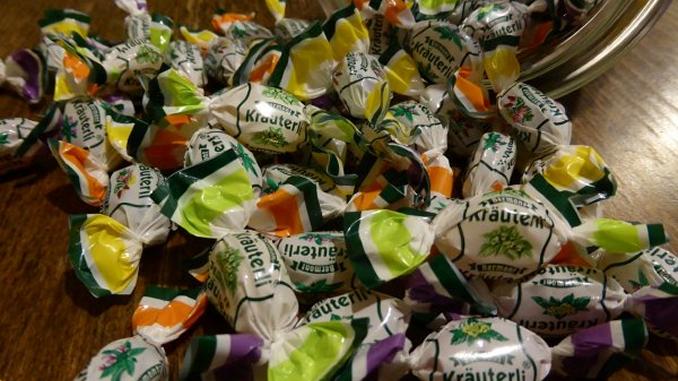 Hustenbonbons In Corona-Zeiten Leute anhusten kann den Job kosten