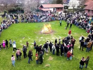 Kotten Nie veranstaltete ein Osterfeuer in Gladbeck-Ost