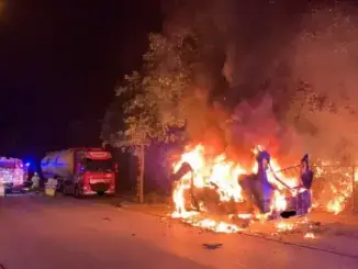 Wohnmobil brannte an der Stollenstraße in Gladbeck aus
