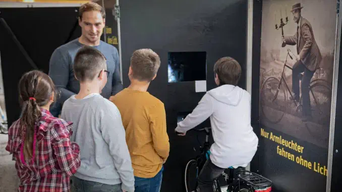 Radfahren mit Licht - Wanderausstellung an Gladbecker Schulen