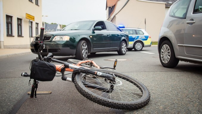 10-jähriger Radfahrer beim Ausweichmanöver gestürzt