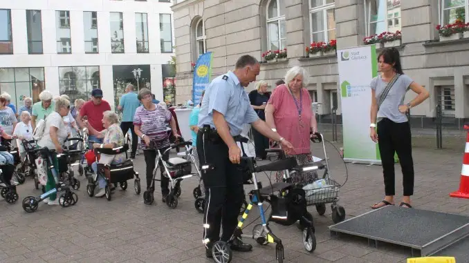 Rollator trainieren mit der Polizei Recklinghausen