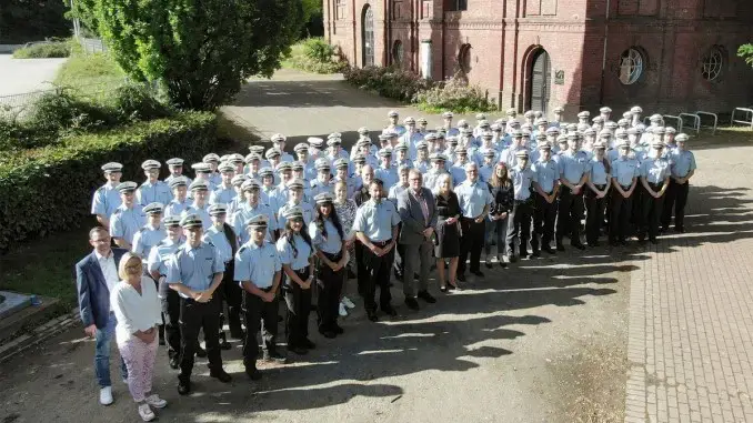 Neue Polizisten im Kreis RE zum ersten Mal "auf Streife"