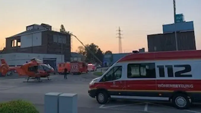 Dachdecker stürzte in Gladbeck in die Tiefe - Höhenrettereinsatz