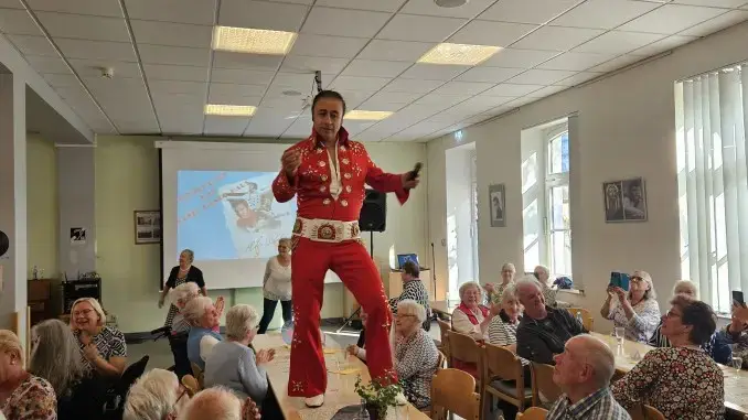 Elvis rockt das Fritz-Lange-Haus in Gladbeck