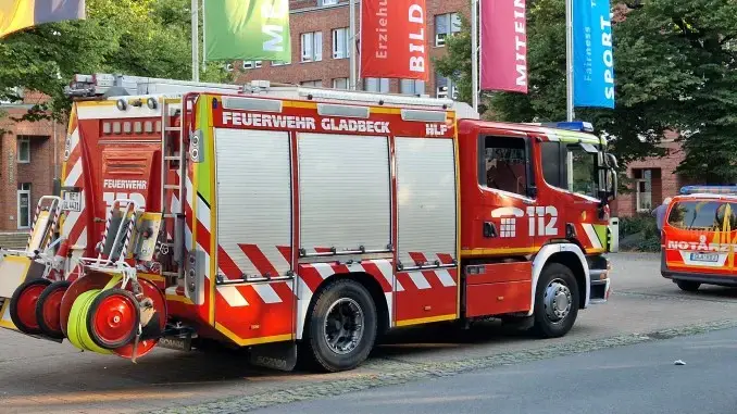 Wohnungsbrand in Rentfort - Gladbecker Feuerwehr rettete