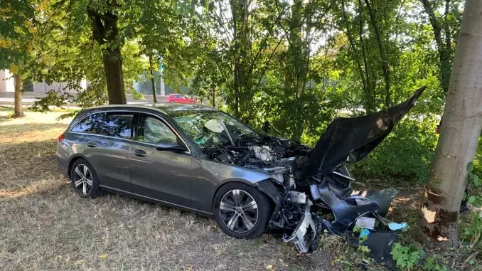 Schwerer Verkehrsunfall auf der BAB 2 - eine verletzte Person