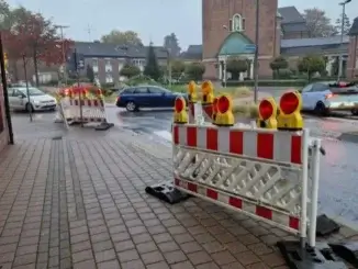 Baustellenzäune stehen in Gladbeck sinnlos rum