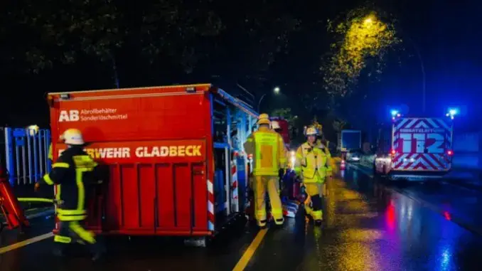 Gewerbeobjekt brannte in Gladbeck - Feuerwehr mit 33 Kräften