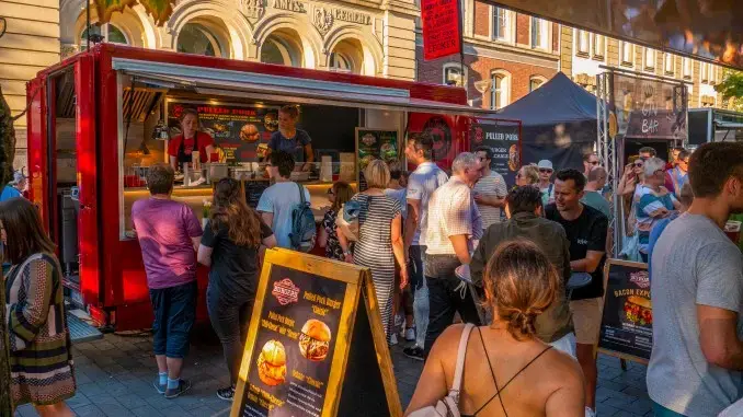 Street Food & Music Festival vor dem Rathaus in Gladbeck