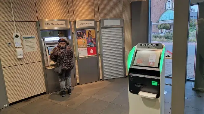 Automaten in der Sparkasse Zweckel