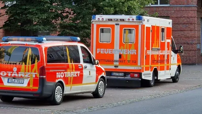 Zusammenstoß zwischen Auto und 15-jähriger Fußgängerin