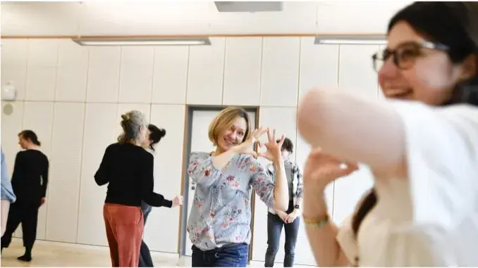 Heldinnenreise - ZFKT Theatertherapie Brustkrebspatientinnen