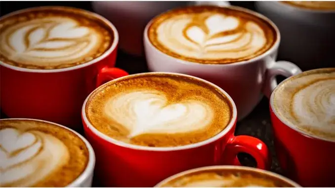 Kaffeetassen - AOK Kaffee: Wie gesund ist er für die Menschen