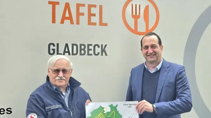 Provinzialer Spendenschsck für die Tafel - DRK Provinzialer spendet an DRK-Tafel