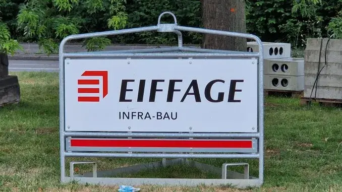 Bauschild EIFFAGE Buersche Straße - NGZ Klassischer Rohrkrepierer: Buersche Straße