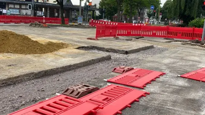 Sperrung an der Kreuzung Bülser-/Buersche Straße