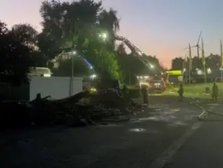 Dachstuhlbrand am Dekor-Markt in Gladbeck