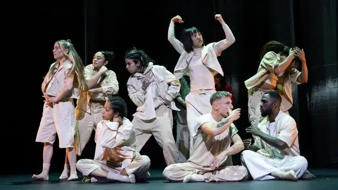 Same Love_ergebnis „Same Love“: Kostenloses Tanztheater