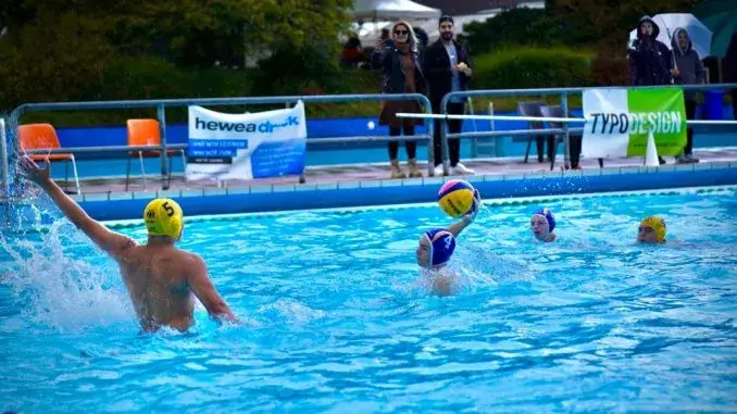 Spielszene beim Wasserball