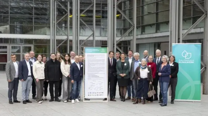 DezernentInnen und VertreterInnen aus Kommunen_ergebnis Starkregen und Hitze trotzen: Gewerbegebiete absichern
