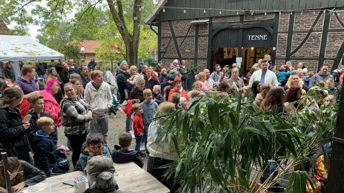 Herbstfest am Kotten Nie_ergebnis Halloween-Party und Martinsfest