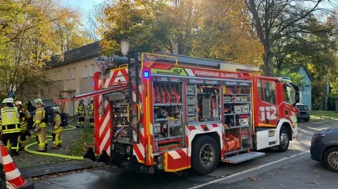 Feuerwehreinsatz beim Wohnungsbrand in Ellinghorst Menschenleben in Gefahr: Brand in Ellinghorst