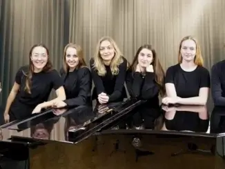 Frauenchöre mit Solo und Klavier