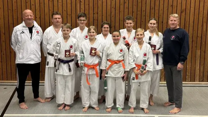 Karate-Prüflinge Karate Do Gladbeck: Kyu-Prüfungen