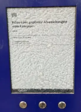 zerstörte Fahrgastinformation in Zweckel