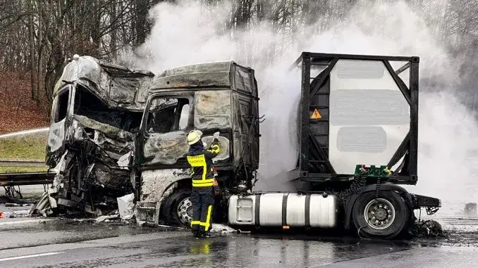 LKW-Fahrer tot: Tragische Ereignisse - Unfall auf A2