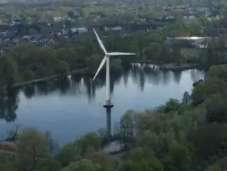 Energieversorgung: Erstes Windrad in einem Teich