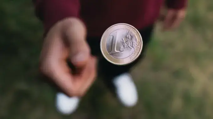 1-Euro-Wurf - IG Bau Steuer-Bonus für Gewerkschaftsmitglieder