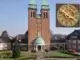 Kirchturmuhr zeigt zweimal die richtige Zeit
